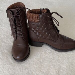 STQ Gear Stylish Brown Lace-Up Quilted Boots